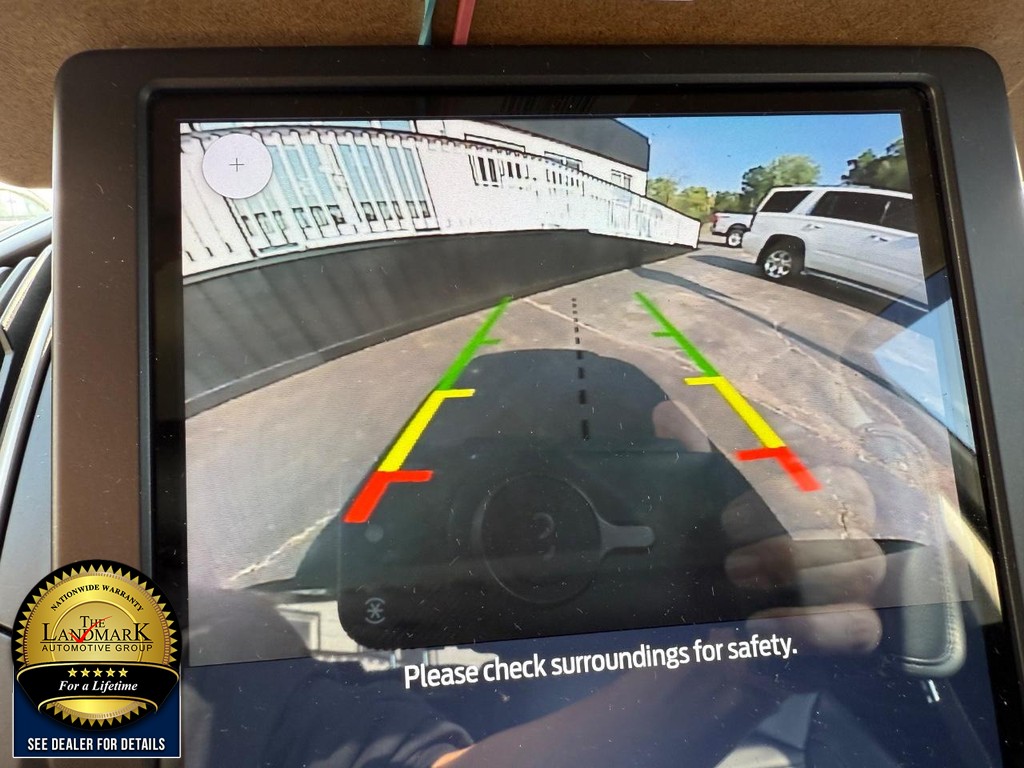 Ford Edge Vehicle Full-screen Gallery Image 13