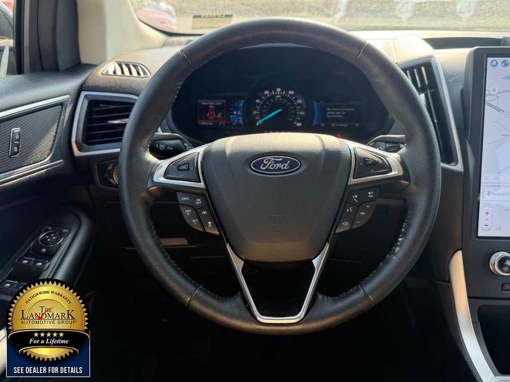 Ford Edge Vehicle Full-screen Gallery Image 18
