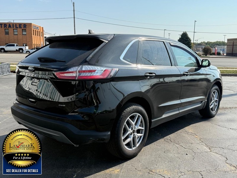 Ford Edge Vehicle Full-screen Gallery Image 3