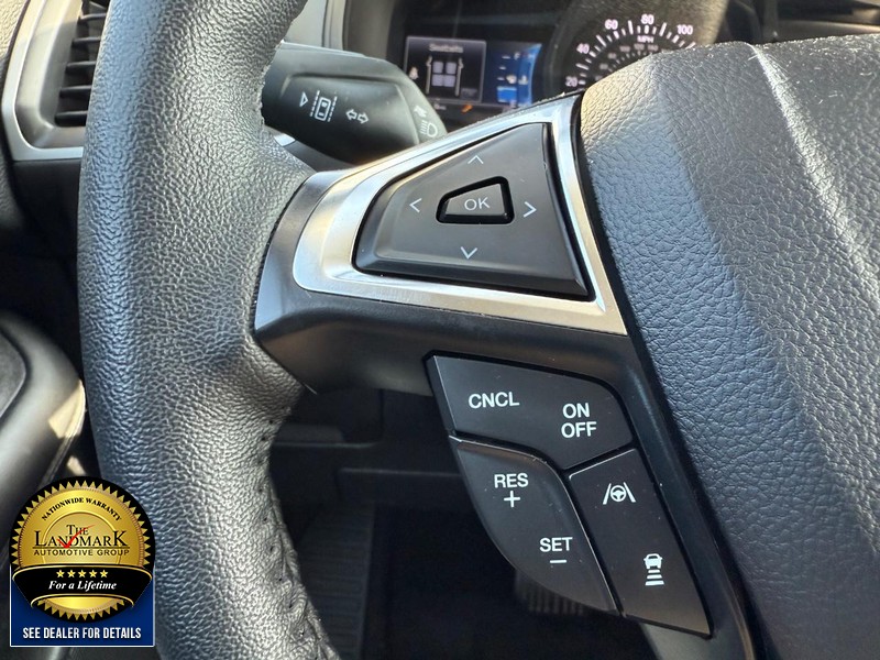 Ford Edge Vehicle Full-screen Gallery Image 10