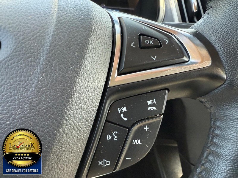 Ford Edge Vehicle Full-screen Gallery Image 11