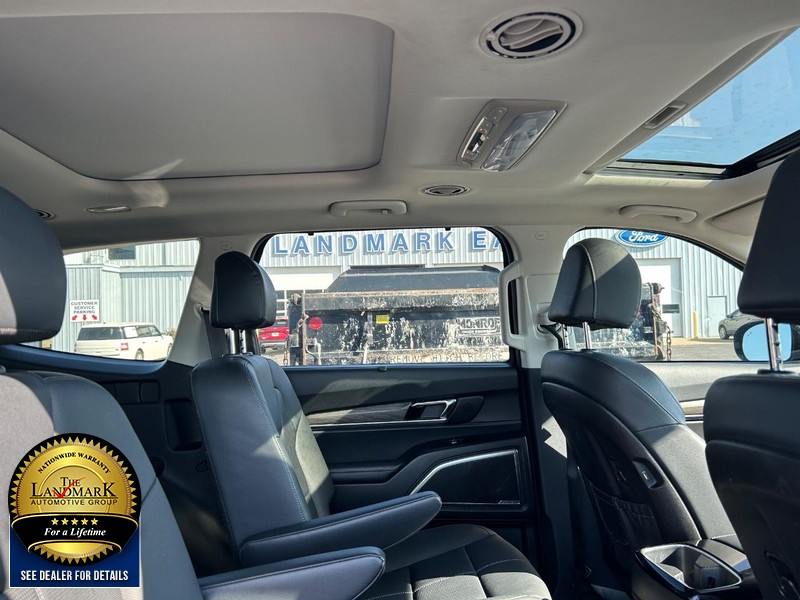 Kia Telluride Vehicle Full-screen Gallery Image 16