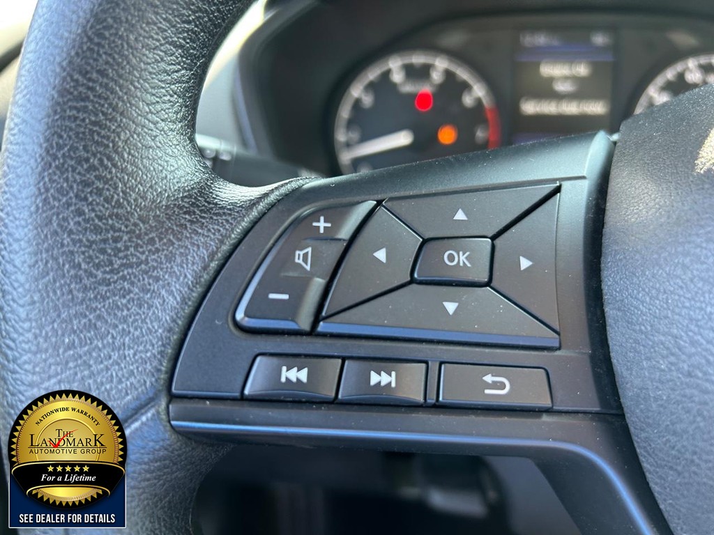 Nissan Altima Vehicle Full-screen Gallery Image 10