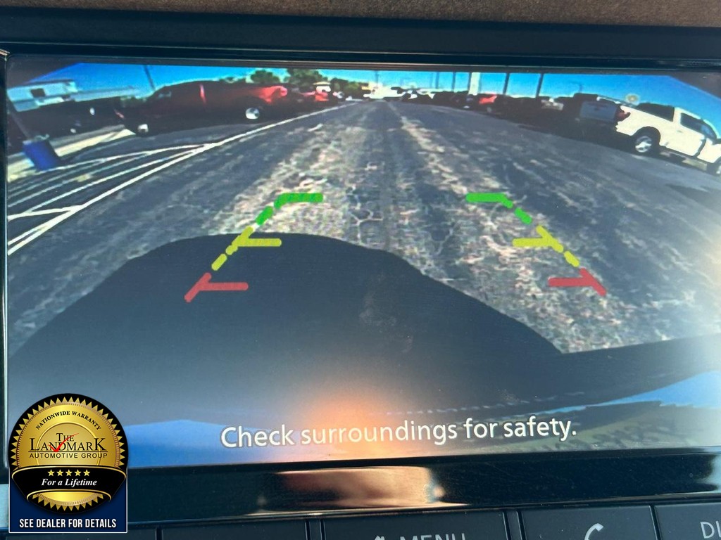 Nissan Altima Vehicle Full-screen Gallery Image 13