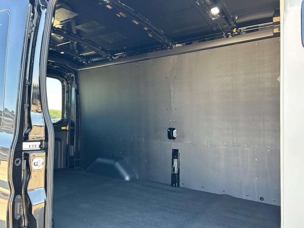 Ford Transit Cargo Van Vehicle Full-screen Gallery Image 9