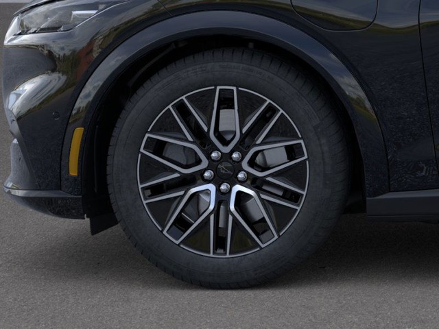 Ford Mustang Mach-E Vehicle Full-screen Gallery Image 19