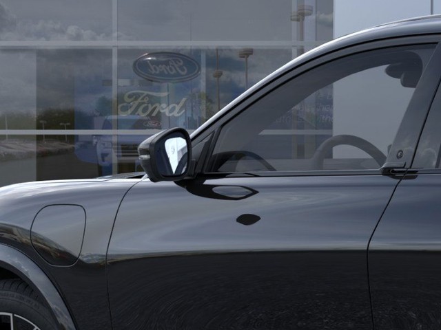 Ford Mustang Mach-E Vehicle Full-screen Gallery Image 20