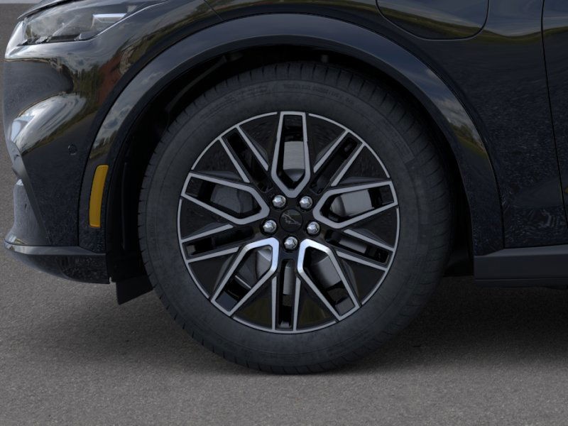 Ford Mustang Mach-E Vehicle Full-screen Gallery Image 19