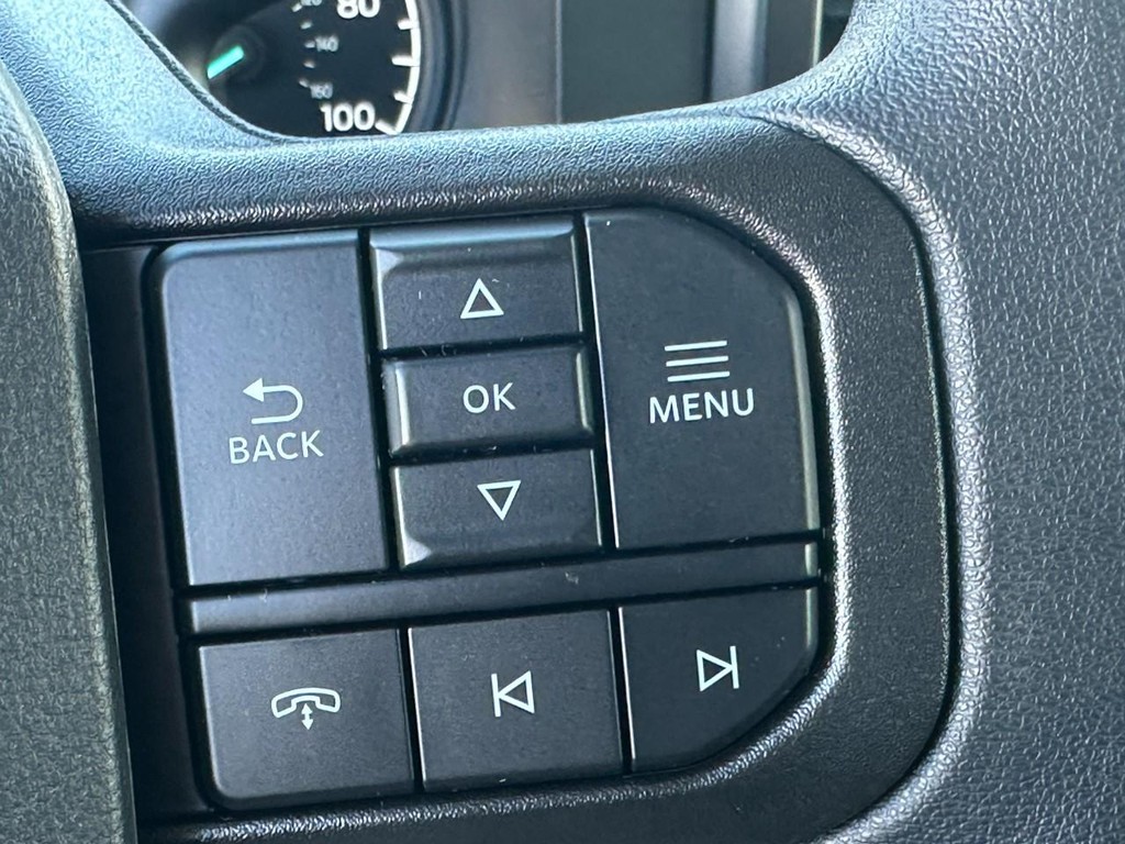 Ford Super Duty F-250 SRW Vehicle Full-screen Gallery Image 12