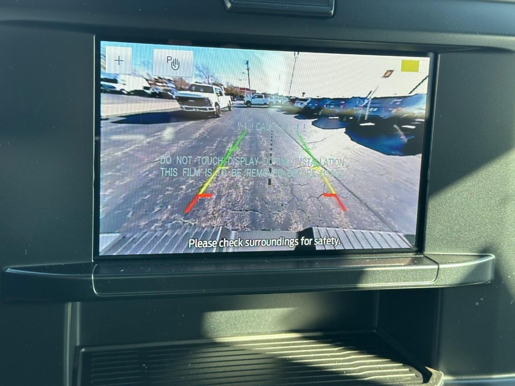 Ford Super Duty F-250 SRW Vehicle Full-screen Gallery Image 13