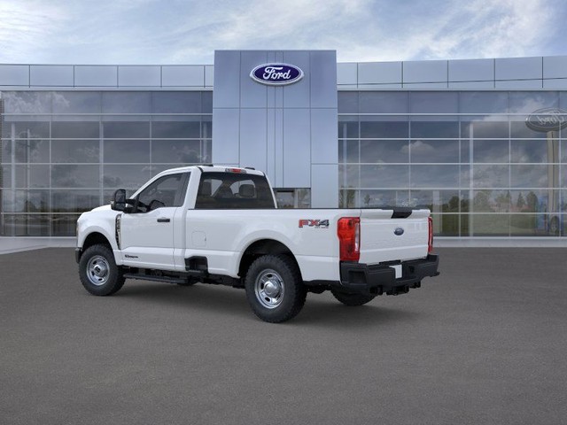 Ford F-250SD Vehicle Full-screen Gallery Image 4