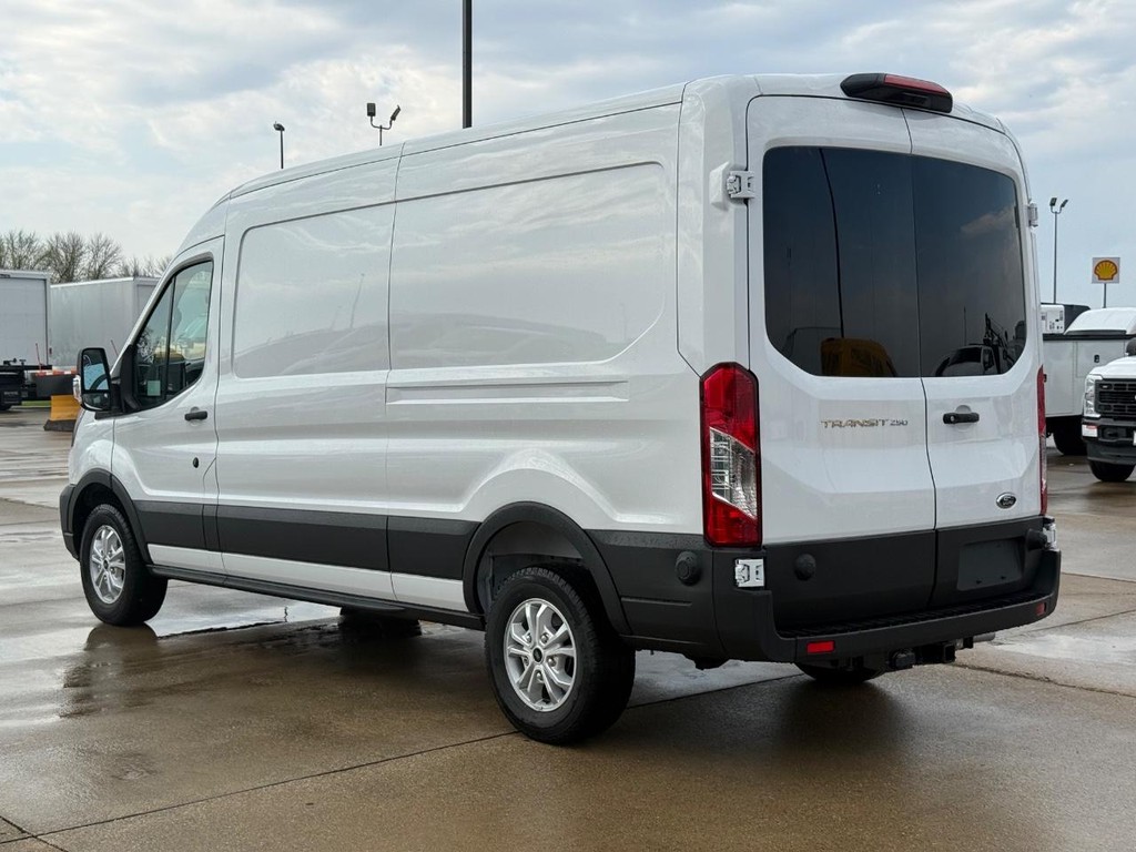 Ford Transit Cargo Van Vehicle Full-screen Gallery Image 7
