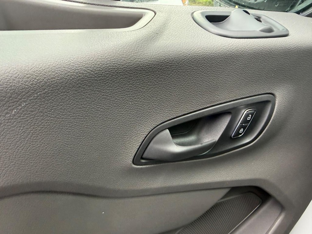 Ford Transit Cargo Van Vehicle Full-screen Gallery Image 8