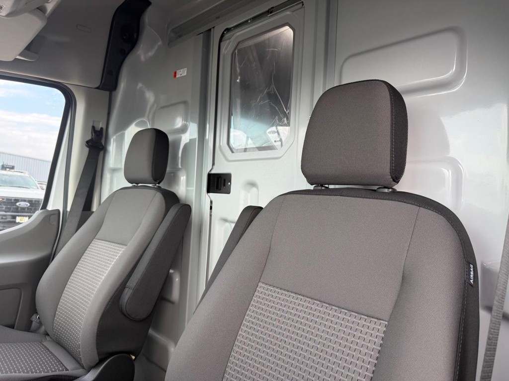 Ford Transit Cargo Van Vehicle Full-screen Gallery Image 9