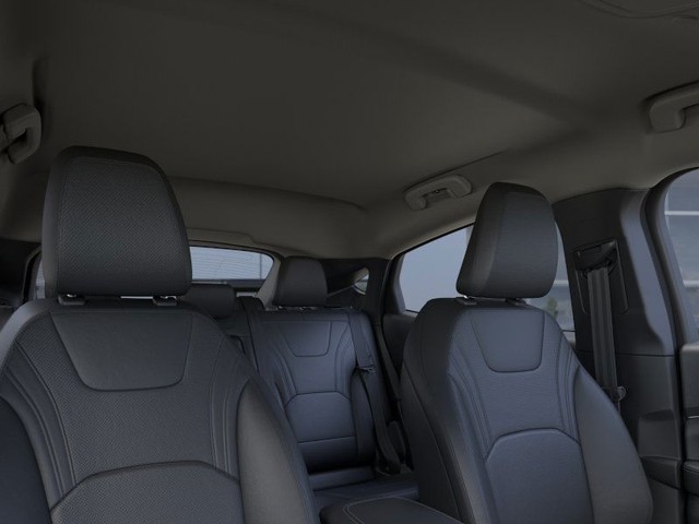 Ford Mustang Mach-E Vehicle Full-screen Gallery Image 22