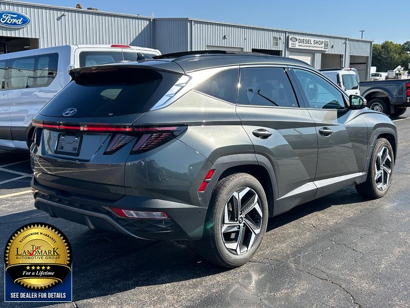 Hyundai Tucson Vehicle Full-screen Gallery Image 3