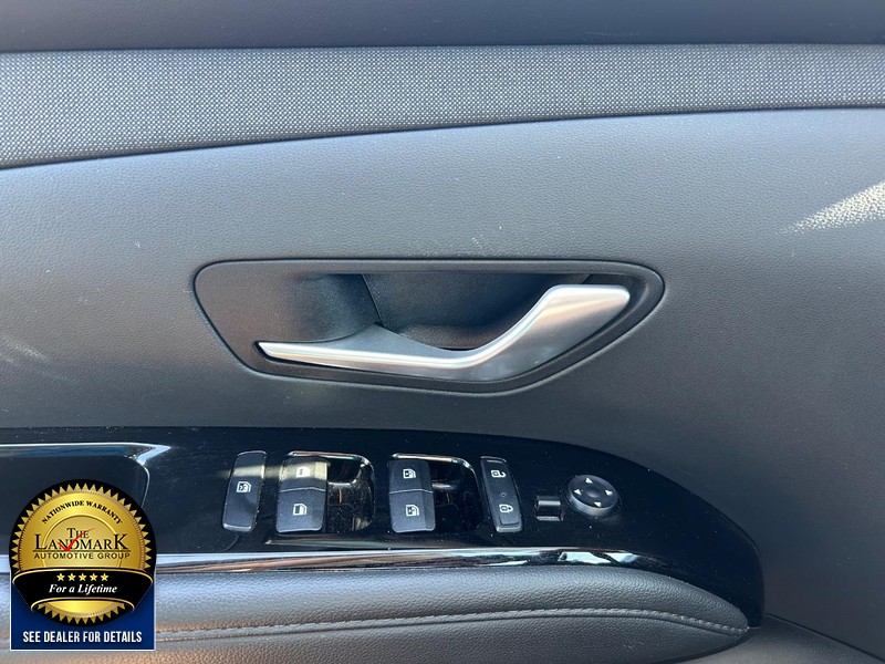 Hyundai Tucson Vehicle Full-screen Gallery Image 8