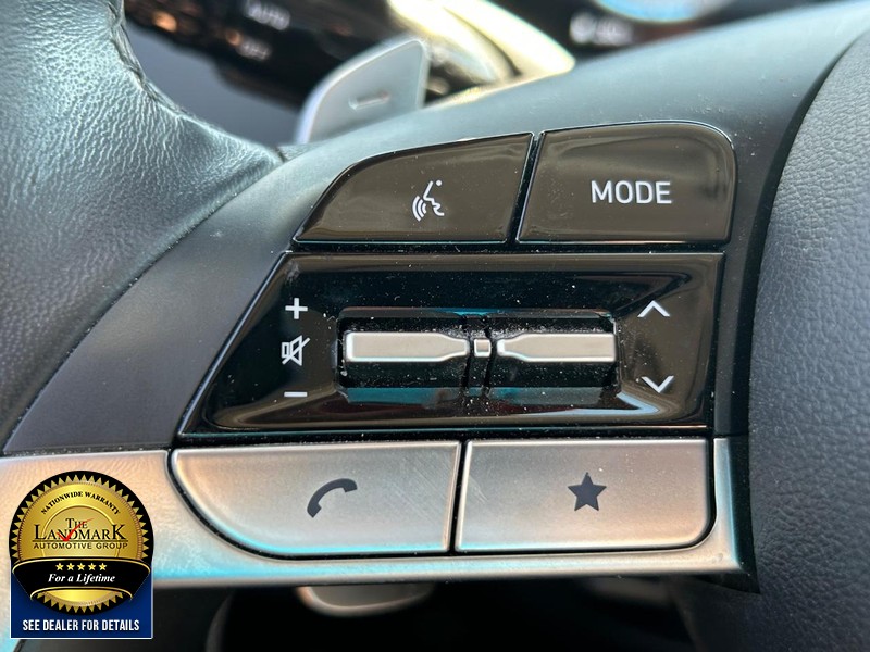 Hyundai Tucson Vehicle Full-screen Gallery Image 11