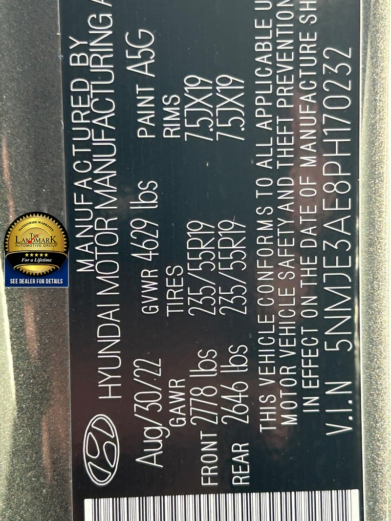 Hyundai Tucson Vehicle Full-screen Gallery Image 24