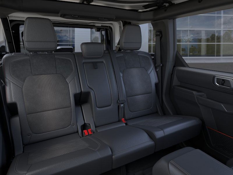 Ford Bronco Vehicle Full-screen Gallery Image 11