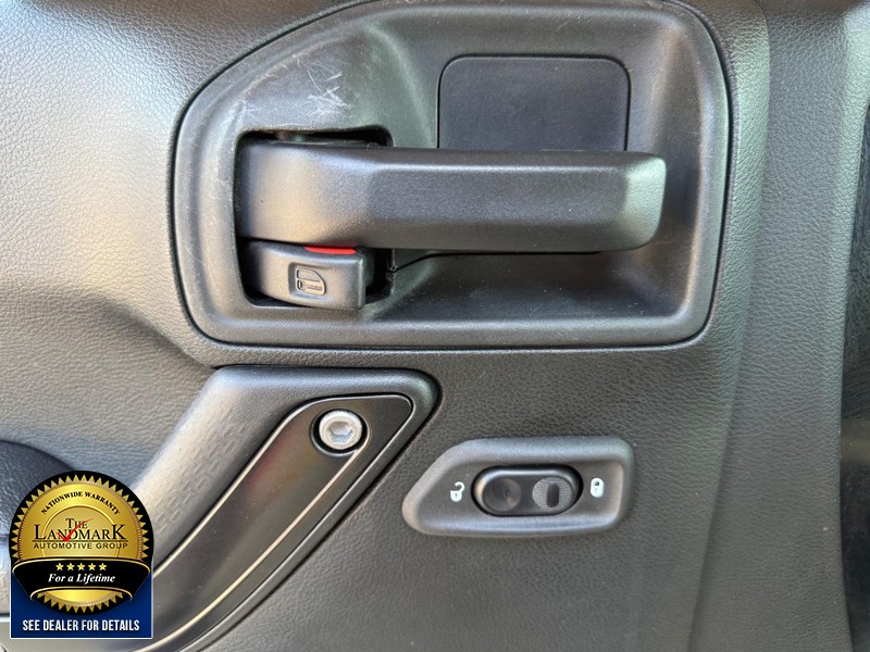 Jeep Wrangler JK Unlimited Vehicle Full-screen Gallery Image 8