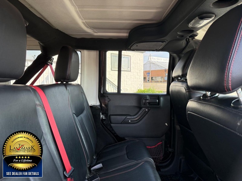 Jeep Wrangler JK Unlimited Vehicle Full-screen Gallery Image 14