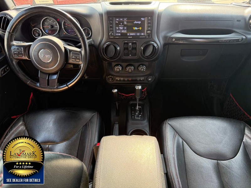 Jeep Wrangler JK Unlimited Vehicle Full-screen Gallery Image 15