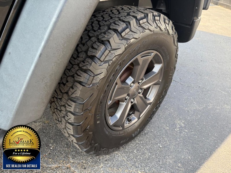 Jeep Wrangler JK Unlimited Vehicle Full-screen Gallery Image 19