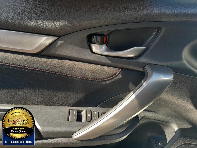 Honda Civic Coupe Vehicle Full-screen Gallery Image 08