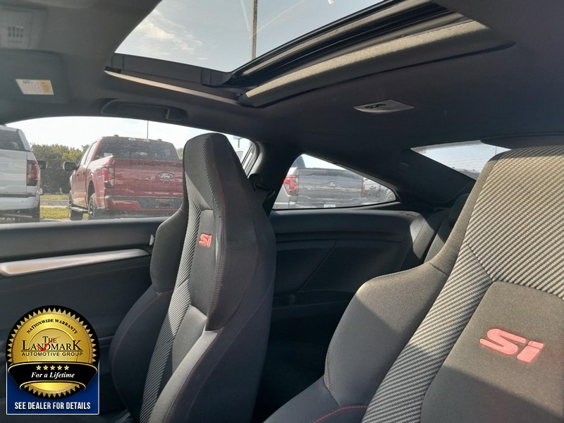 Honda Civic Coupe Vehicle Full-screen Gallery Image 09