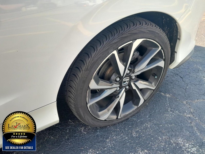 Honda Civic Coupe Vehicle Full-screen Gallery Image 20