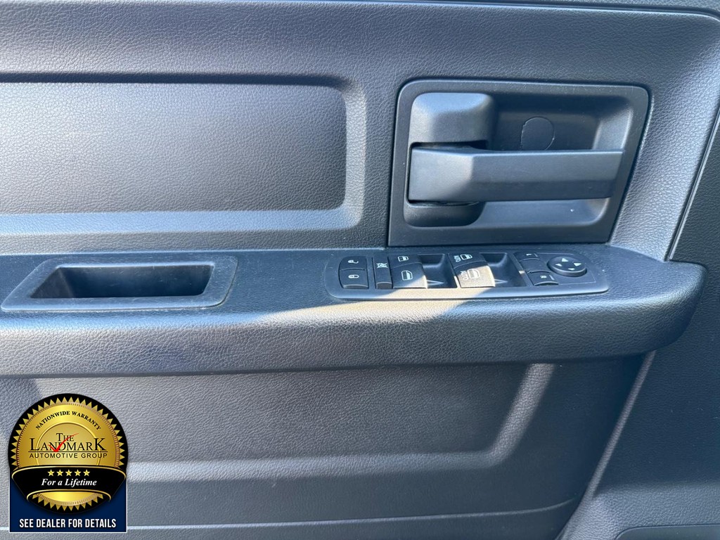 Ram 1500 Classic Vehicle Full-screen Gallery Image 08