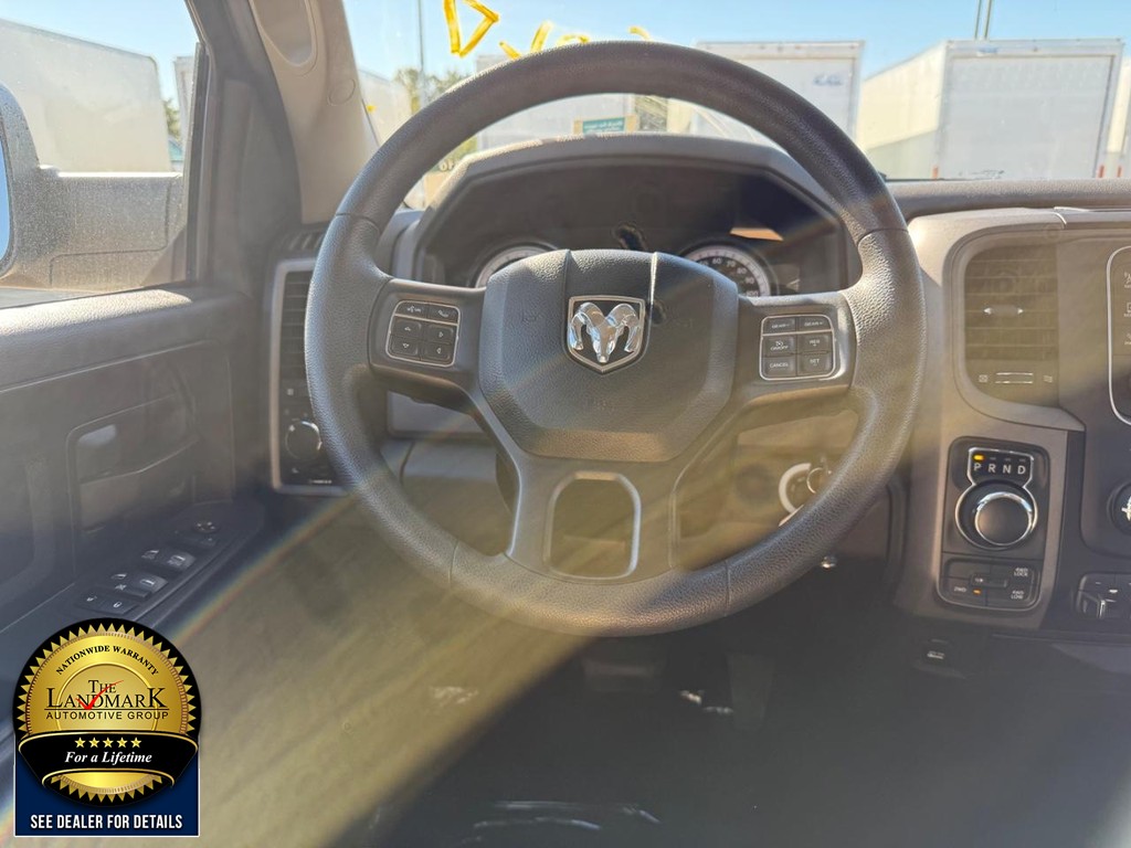 Ram 1500 Classic Vehicle Full-screen Gallery Image 16