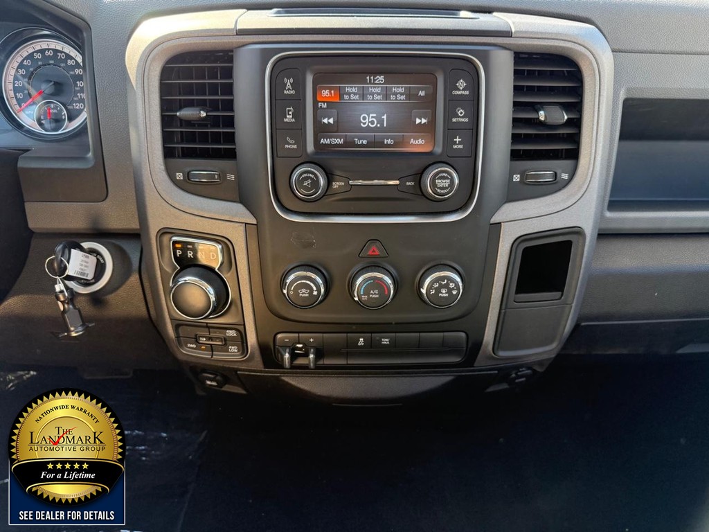 Ram 1500 Classic Vehicle Full-screen Gallery Image 17