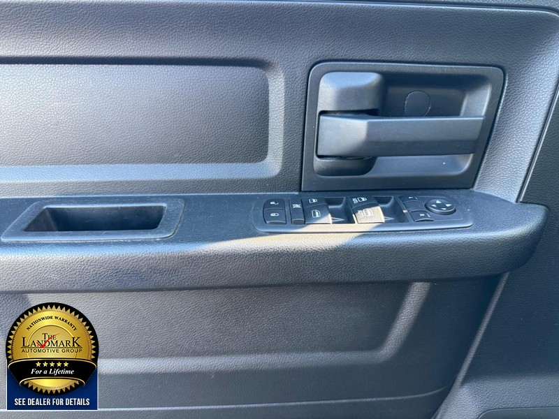 Ram 1500 Classic Vehicle Full-screen Gallery Image 8