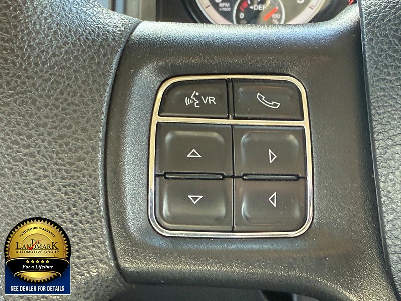 Ram 1500 Classic Vehicle Full-screen Gallery Image 10