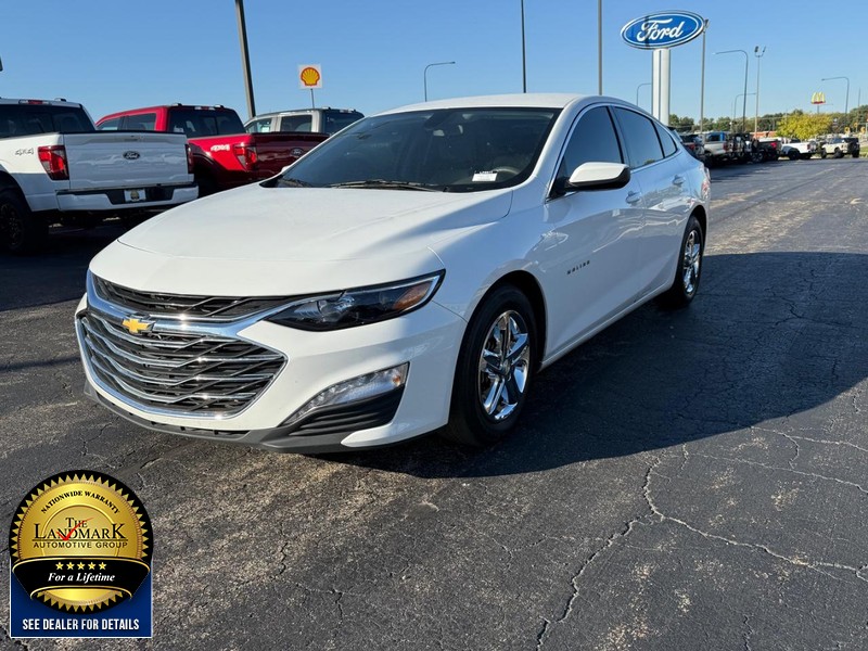 Chevrolet Malibu Vehicle Full-screen Gallery Image 05