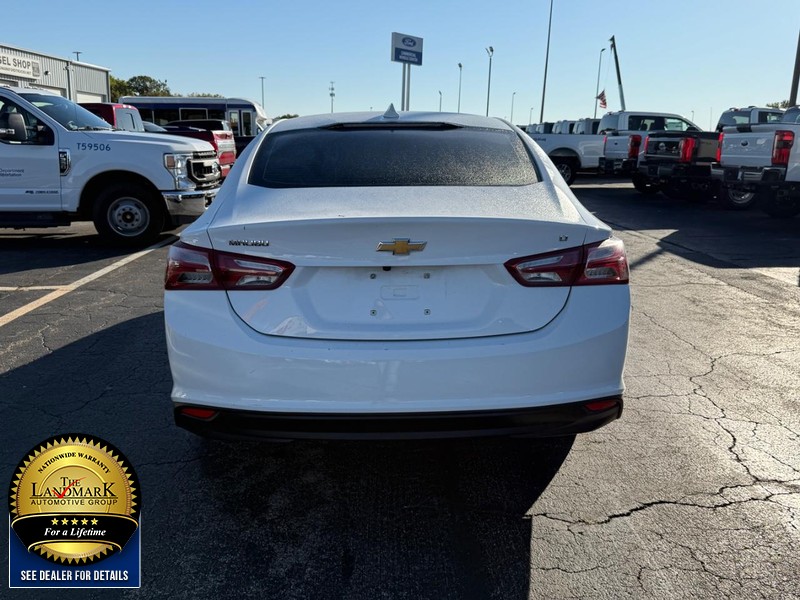 Chevrolet Malibu Vehicle Full-screen Gallery Image 07