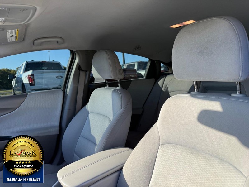 Chevrolet Malibu Vehicle Full-screen Gallery Image 09