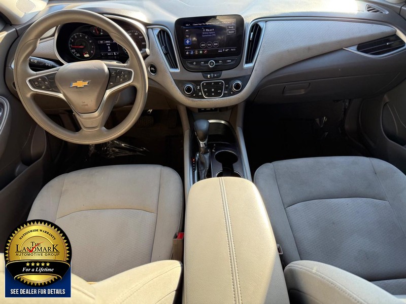 Chevrolet Malibu Vehicle Full-screen Gallery Image 16