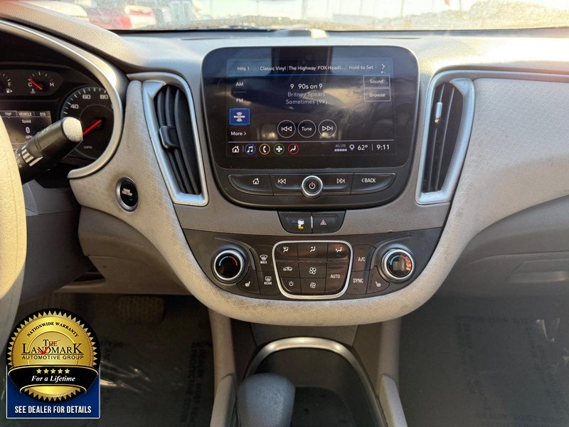 Chevrolet Malibu Vehicle Full-screen Gallery Image 18