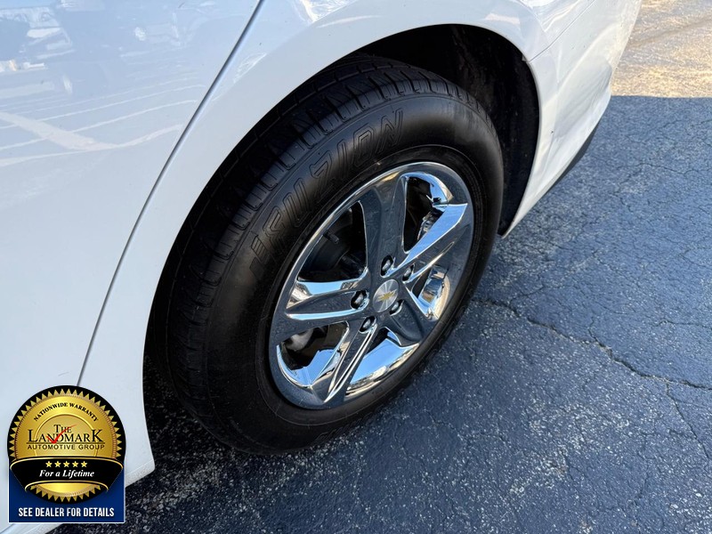 Chevrolet Malibu Vehicle Full-screen Gallery Image 20