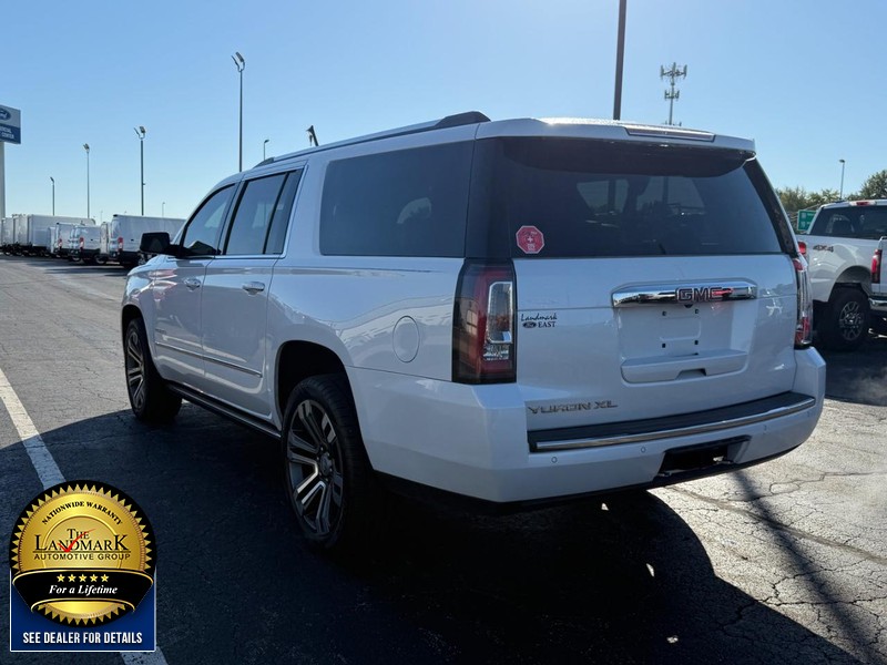 GMC Yukon XL Vehicle Full-screen Gallery Image 06