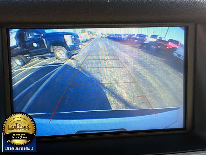 GMC Yukon XL Vehicle Full-screen Gallery Image 13