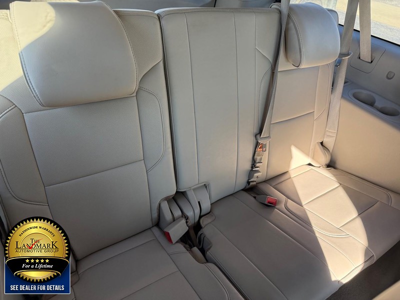 GMC Yukon XL Vehicle Full-screen Gallery Image 20