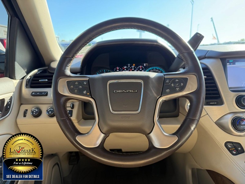 GMC Yukon XL Vehicle Full-screen Gallery Image 22