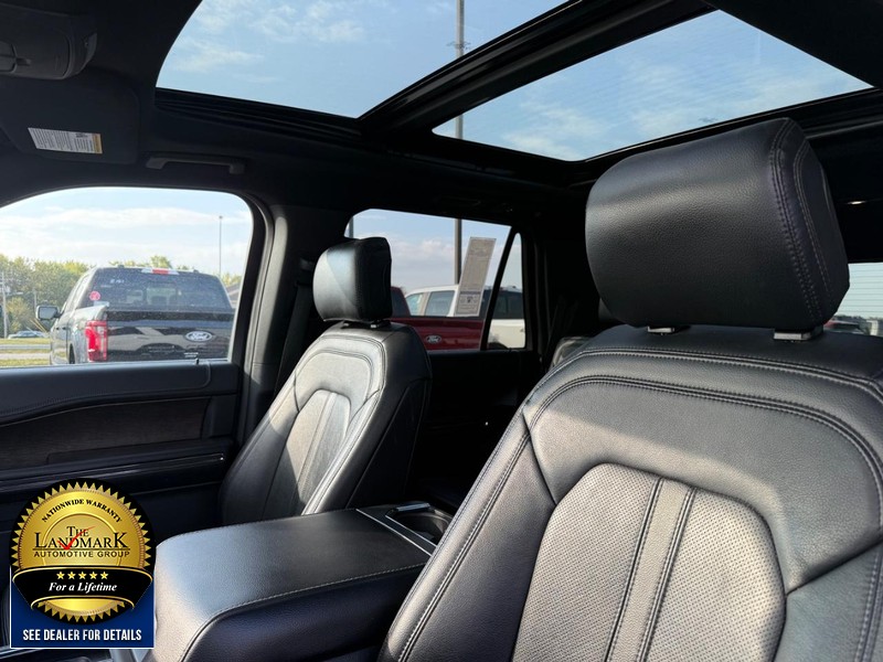 Ford Expedition Vehicle Full-screen Gallery Image 09