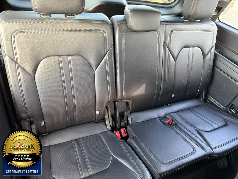 Ford Expedition Vehicle Full-screen Gallery Image 18