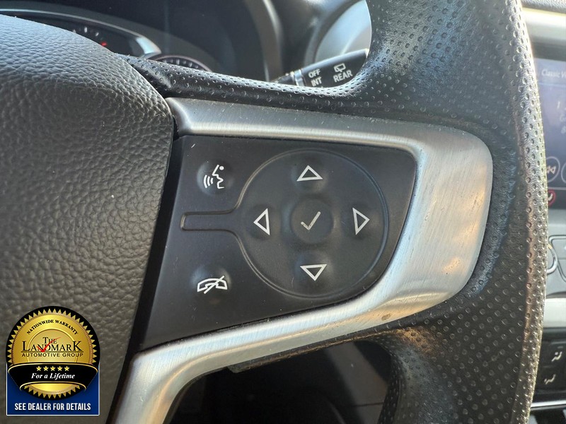 GMC Acadia Vehicle Full-screen Gallery Image 11