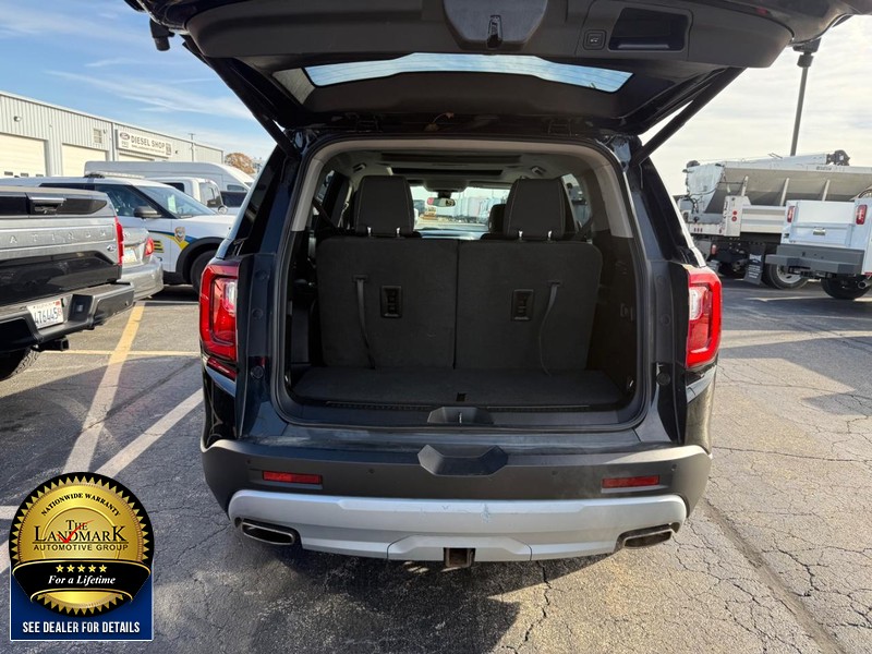 GMC Acadia Vehicle Full-screen Gallery Image 21